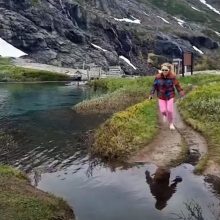 Неловкий прыжок закончился падением в воду