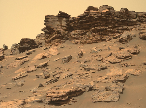 Фотографии, сделанные на Марсе, показывают странный сбалансированный камень
