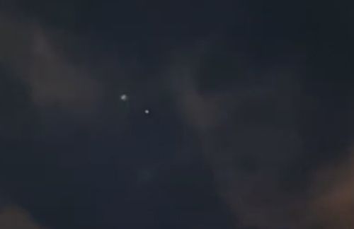 Очевидец, не веривший в НЛО, изменил своё мнение после полёта странных объектов в небе