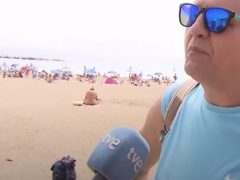 Вор, укравший на пляже сумку, случайно попал в телевизионное интервью