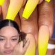 Клиентку разочаровали неоново-жёлтые ногти, которые ей сделали в маникюрном салоне