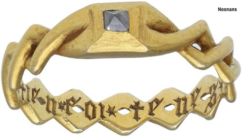 Везунчик с металлоискателем поначалу принял старинное драгоценное кольцо за металлолом