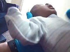 Полицейский опередил медиков и спас девочку, переставшую дышать