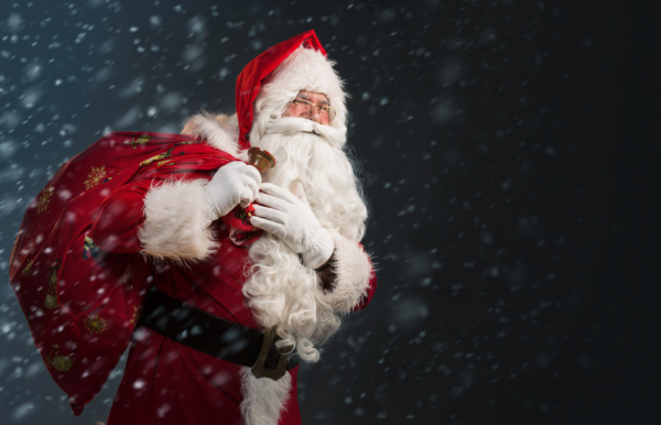 Очень длинный стих, запоздалый визит и магия таро: веселые байки про Деда Мороза