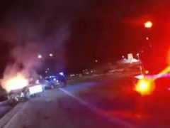 Полицейские вытащили потерявшую сознание водительницу из загоревшейся машины