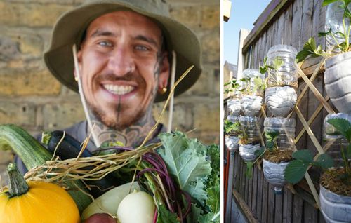 Мужчина борется с «овощным кризисом» и выращивает еду в пластиковых бутылках