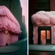 Городские здания оделись в пушистые розовые наряды благодаря фантазии художника