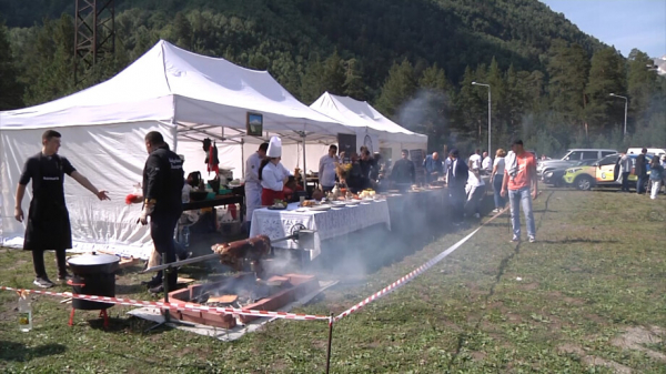 Трехметровый хичин и жерме: праздник возрождения балкарского народа отмечают в Кабардино-Балкарии