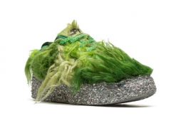 Покупатели высмеяли «волосатые» кроссовки, вдохновлённые зелёной травой