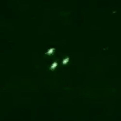 Охотник за пришельцами с помощью камеры ночного видения запечатлел треугольный НЛО