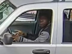 Преступник обронил в чужой машине свой мобильный телефон и вернулся за ним, после чего скрылся