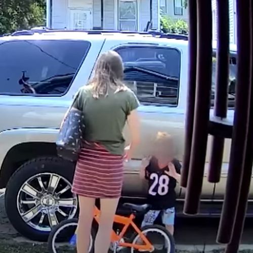 Выдав себя за сотрудницу службы защиты детей, женщина попыталась заманить в машину мальчика