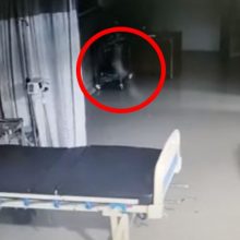 Призрак, летавший по больнице, попал в объектив камеры видеонаблюдения