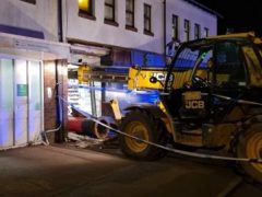 Преступник угнал кран со строительной площадки, чтобы похитить банкомат