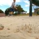 Неизвестные хулиганы спрятали в песке на детской площадке пластиковые шипы