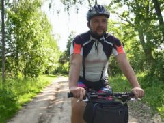 «Я портативный и могу жить в любой точке страны»: как велосипедист отправился в «кругосветку» по Беларуси?