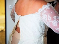 Платье невесты порвалось незадолго до свадьбы
