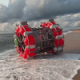Путешественник попытался переплыть океан в гигантском «беличьем колесе»