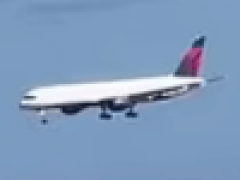 Из-за оптической иллюзии произошёл «сбой в матрице», и самолёт завис в воздухе