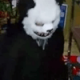 Мальчика, который открыл продовольственный банк в сарае, обокрал вор в костюме панды