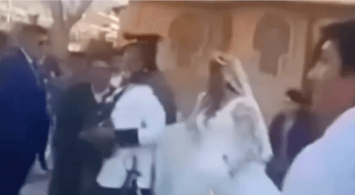Бывшая девушка жениха пришла на свадьбу и облила молодожёнов экскрементами