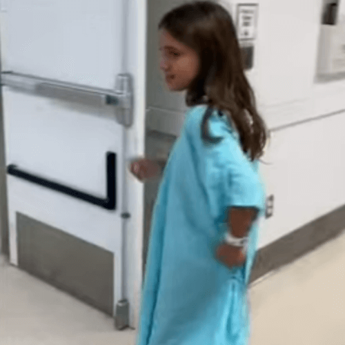 Девочка станцевала, чтобы подбодрить саму себя перед операцией