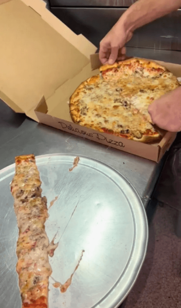 Повар рассказал, как можно украсть кусочек пиццы у клиентов, чтобы никто ничего не заметил