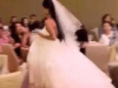 Невеста бросила жениха посреди свадебной церемонии