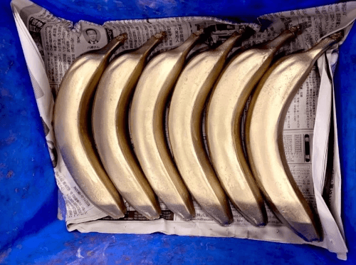 Японская компания производит металлические молотки в виде бананов