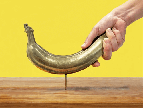 Японская компания производит металлические молотки в виде бананов