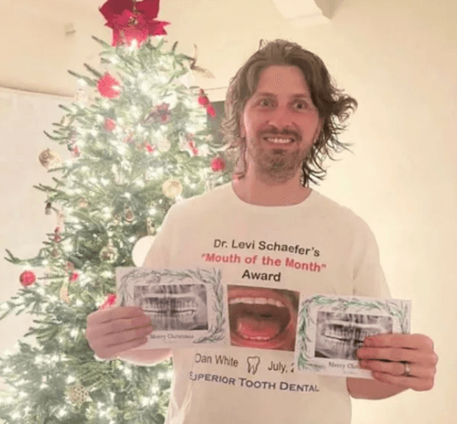 Рождественскую открытку случайно украсили рентгеновским снимком зубов