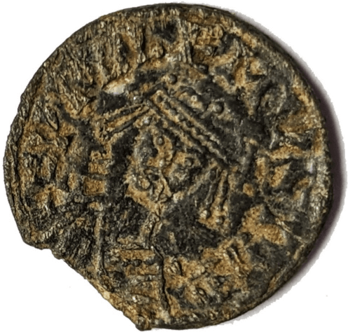 Девочка нашла на школьном дворе монету 1000-летней давности