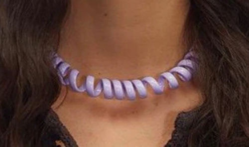 Люди засмеяли дорогое ожерелье, похожее на телефонный шнур