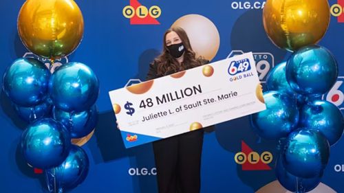 Студентка, купившая на 18-летие лотерейный билет, выиграла 48 миллионов долларов