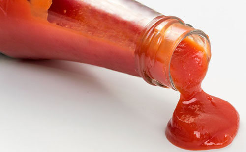 Получив кетчуп вместо джема, посетительница ресторана чуть не начала стрельбу