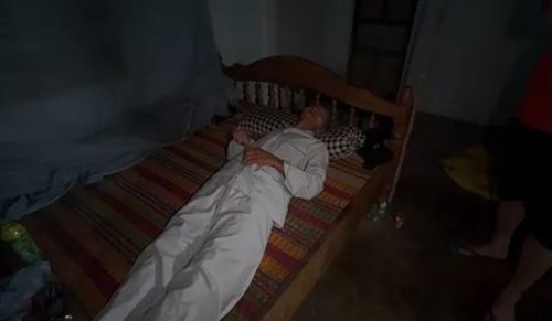 Мужчина утверждает, что не спит вот уже 60 лет