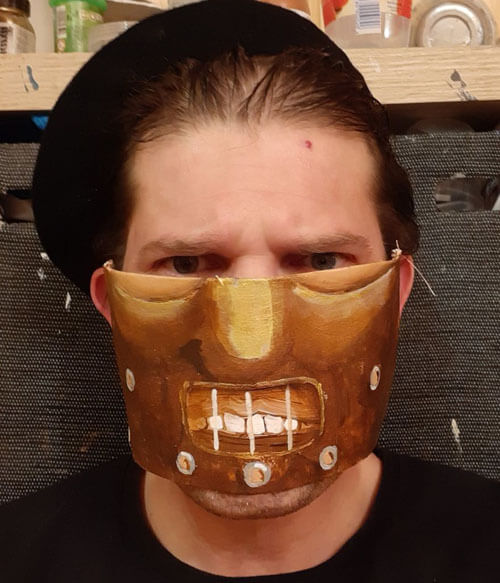 Защитные маски, созданные весёлым художником, решится надеть не каждый